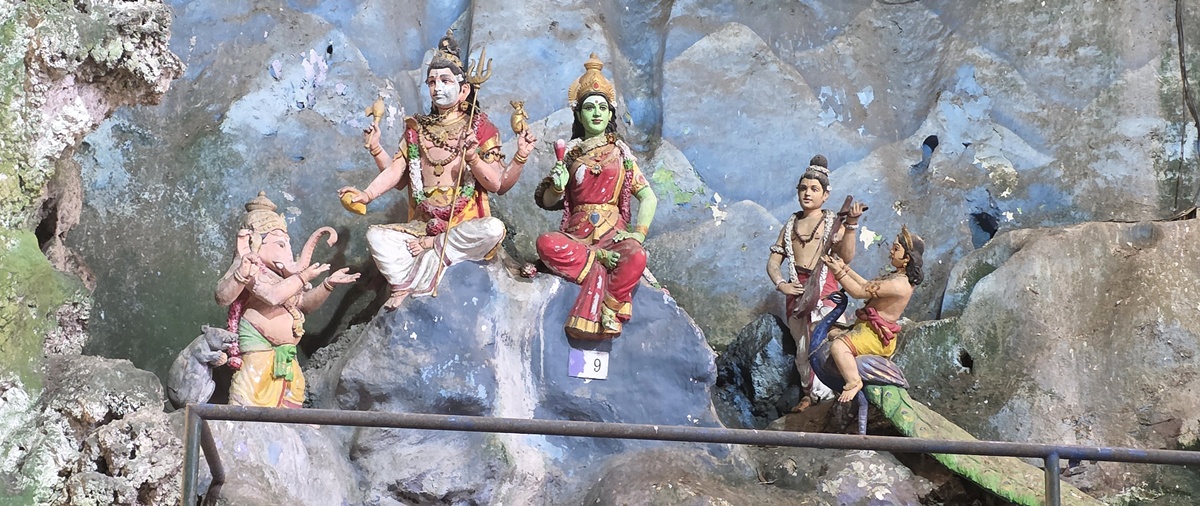 Batu Caves - Kohti avaraa maailmaa