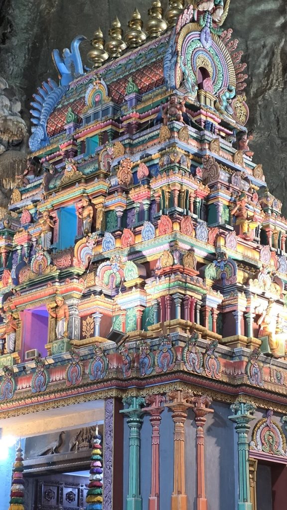 Batu Caves - Kohti avaraa maailmaa