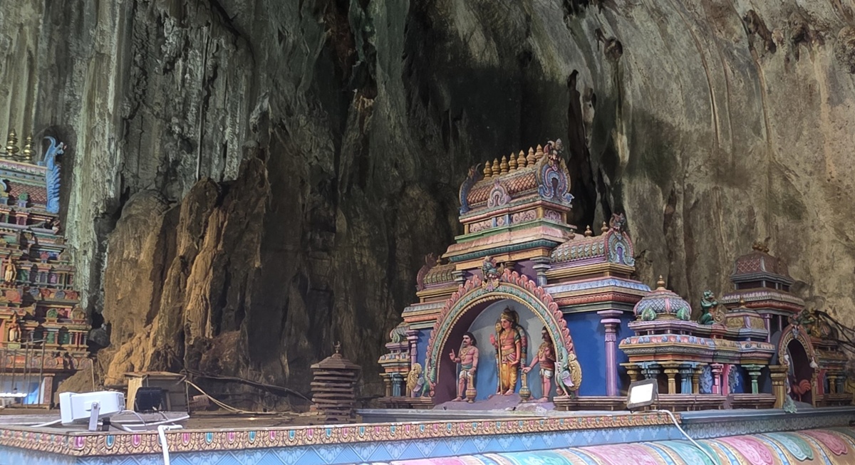 Batu Caves - Kohti avaraa maailmaa