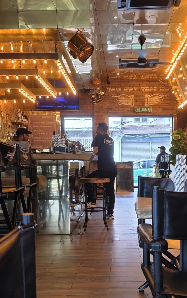 GravyBaby Malakka - Kohti avaraa maailmaa