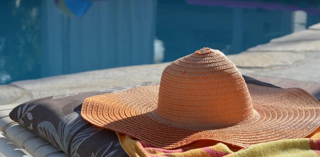 Näitä ilman en enää lähde matkalle – eSIM, maksukortti ja vakuutus