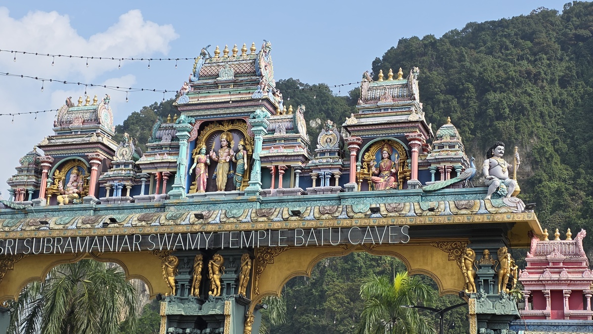 Batu Caves - Kohti avaraa maailmaa