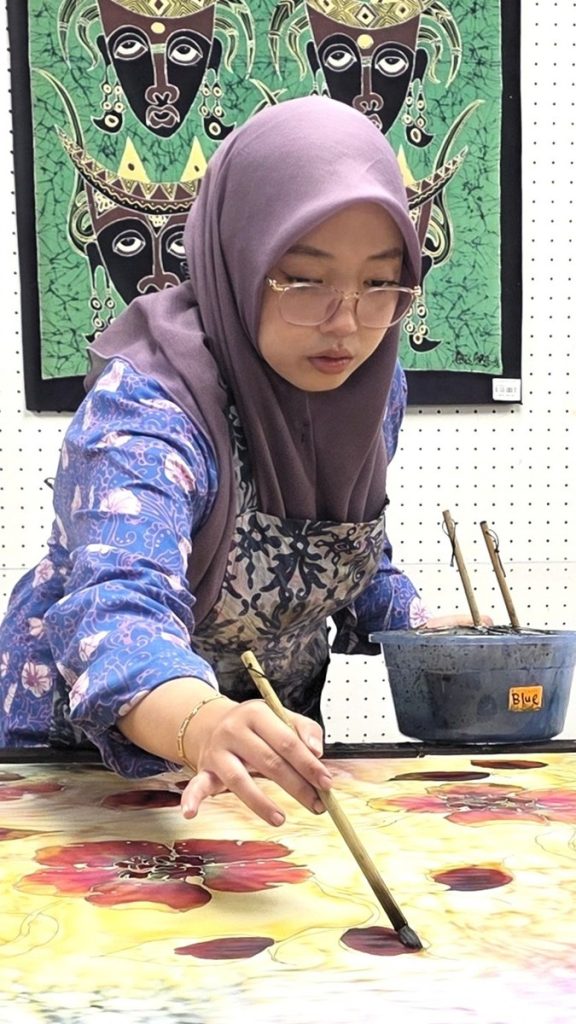 Batiikki Kuala Lumpur - Kohti avaraa maailmaa