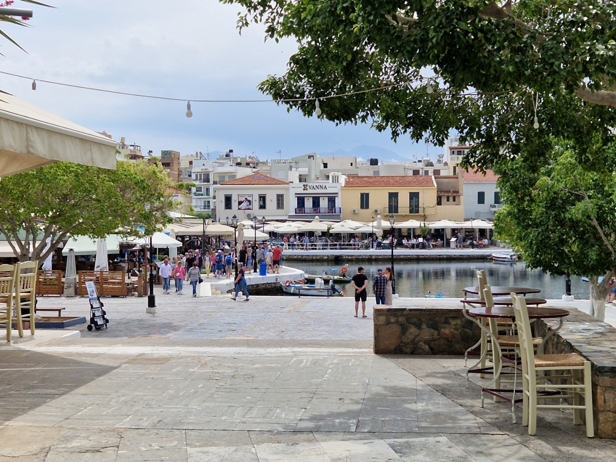 Agios Nikolaos - Kohti avaraa maailmaa